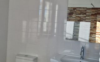 Casă / Vilă cu 3 camere de vânzare în Falticeni - Poză 4