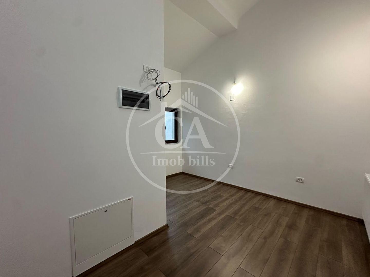 Casa de vanzare cu 3 camere in zona Valenta, Oradea - Poză 2