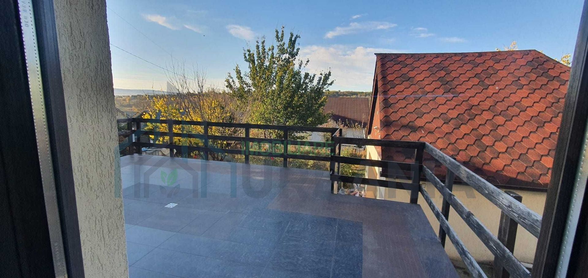 Vilă spațioasă de închiriat în Ezăreni, Valea Adâncă - Poză 2