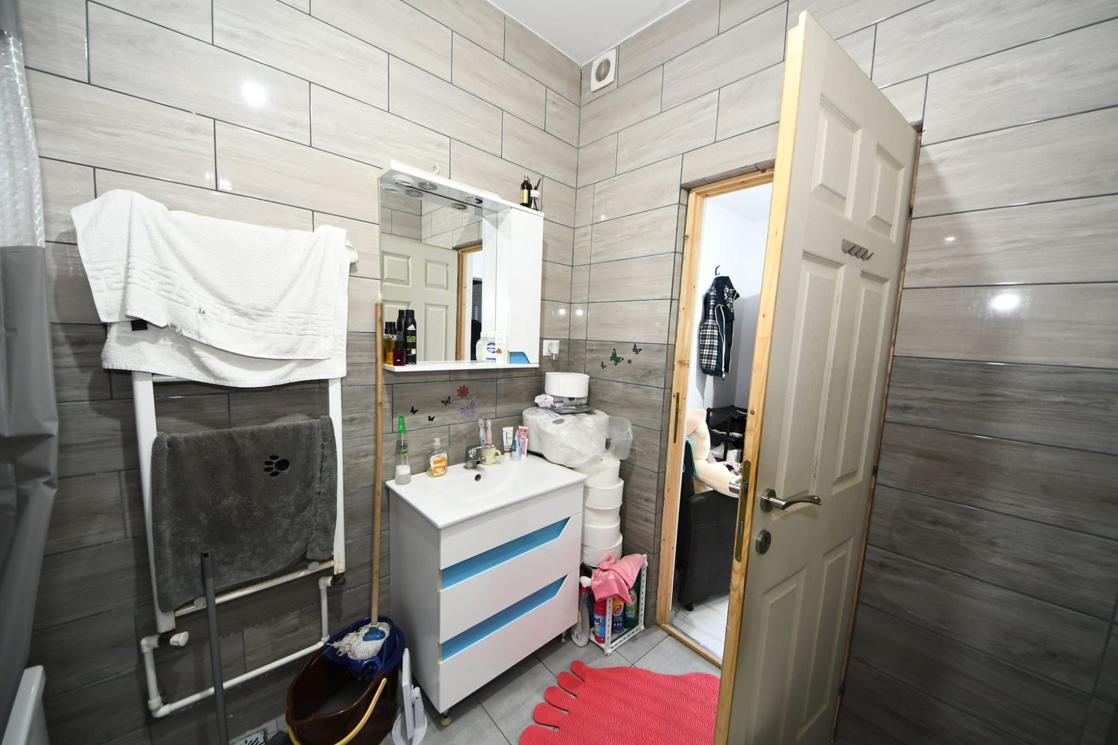 De vanzare casa cu 3 apartamente + anexa 75 mp, Comision 0% - Poză 14