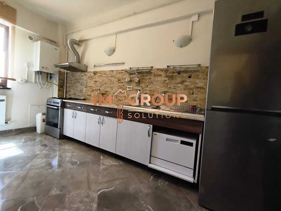 Cug - 2 Camere Decomanat + Loc De Parcare -58Mp  -Bloc 2015 - Poză 1