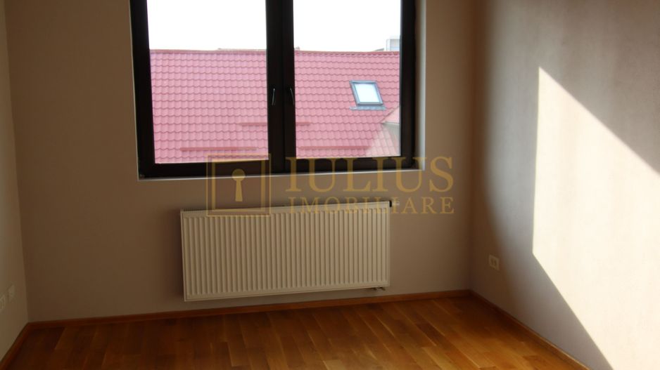 Braytim; 3 dormitoare, living saptios cu semineu. - Poză 21