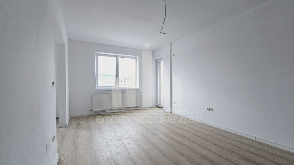 Apartament cu 3 camere decomandate, Alba-Micesti - Poză 2