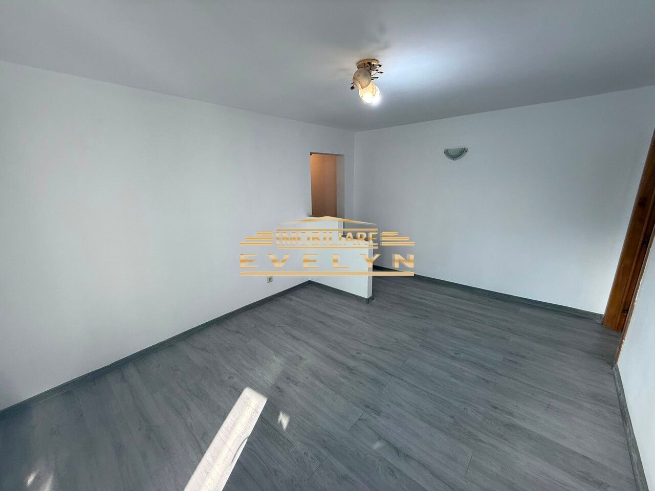 Apartament 3 camere de vânzare – Zona Primăverii, Str. Elie Radu - Poză 3