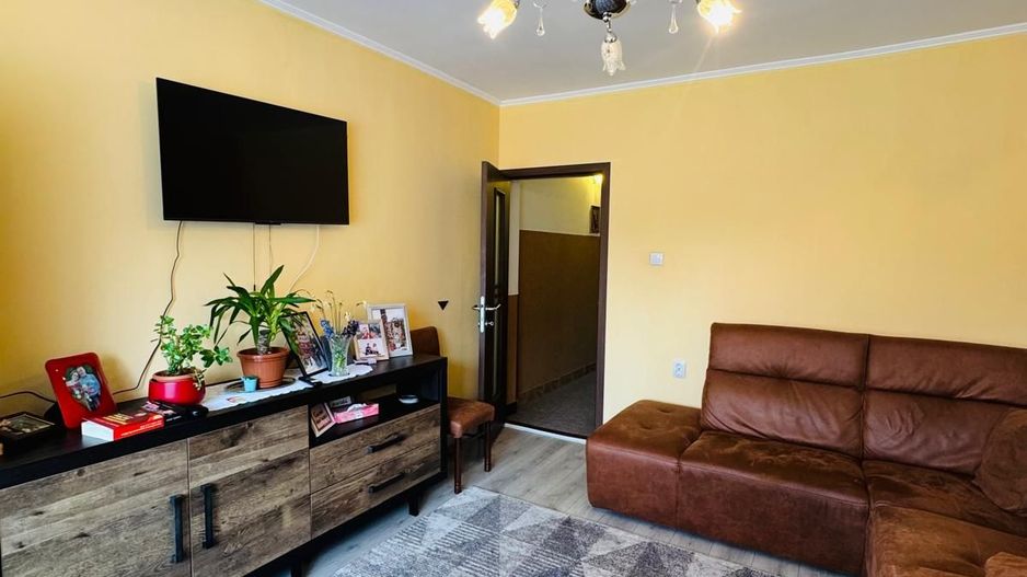 Casa P+E cu teren ULTRACENTRAL - Poză 2