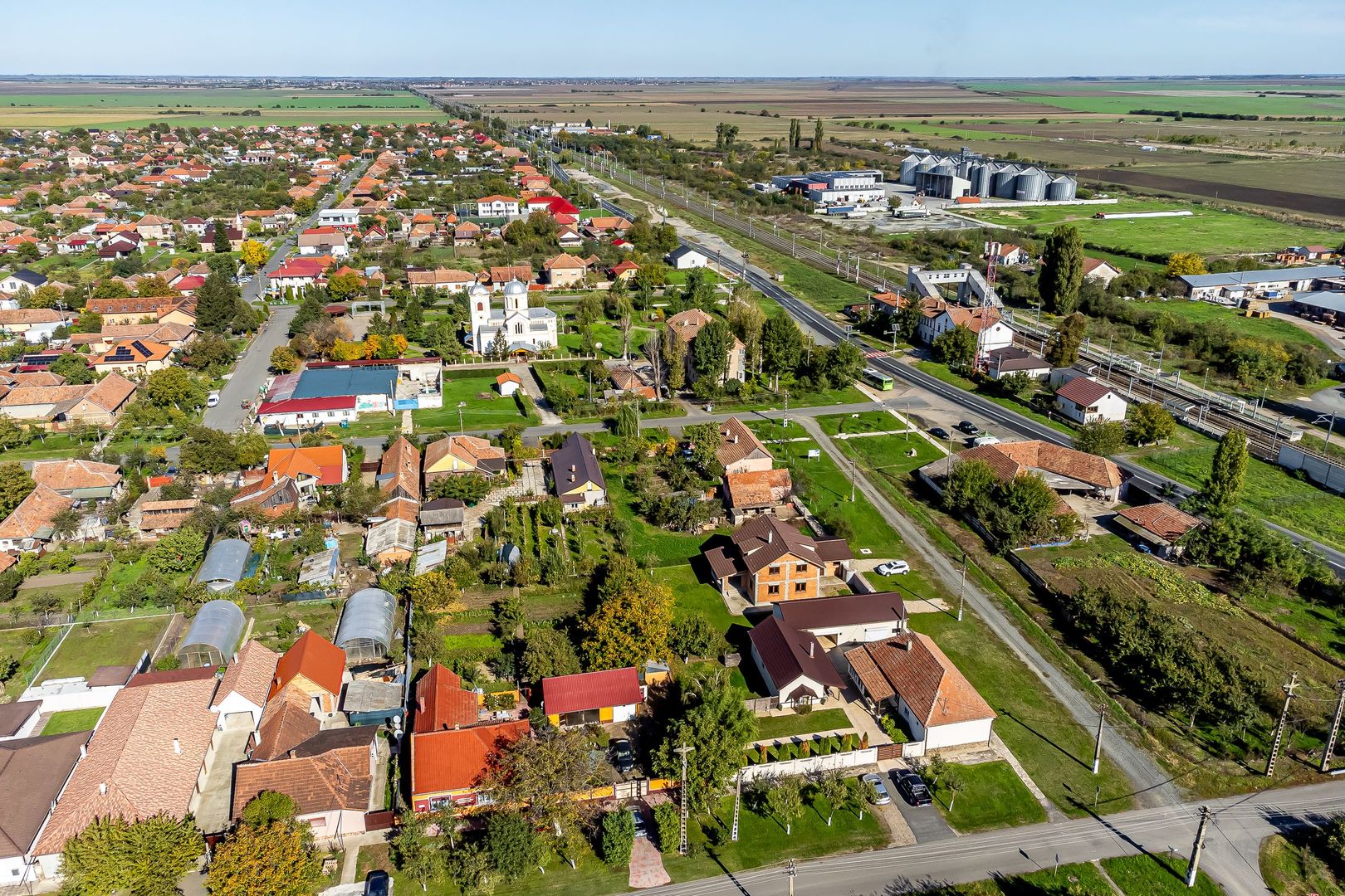 Casa noua 5 camere, la rosu, în Sofronea comision 0 la cumpărare - Poză 9