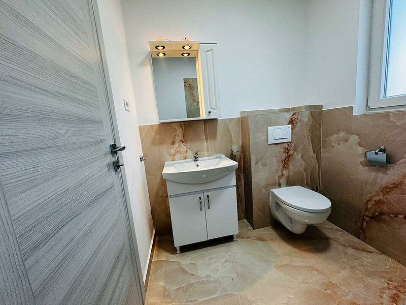 Cautam chirias pentru apartament nou 2 camere in gradiste Arad - Poză 7