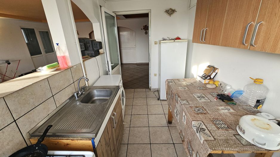 Spatiu comercial/camere cazare - 7 camere 135 mp Baicoi Prahova! - Poză 9