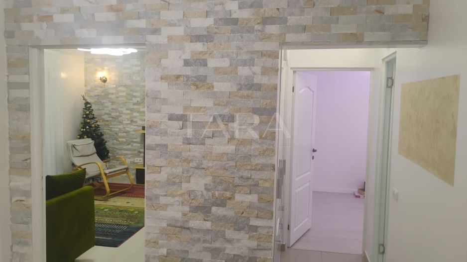 Apartament deosebit cu 3 camere decomandate, zona Campului. - Poză 5