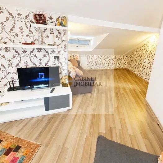 3 camere in vila  | Unirii I Etaj 3 I Centrala proprie - Poză 3