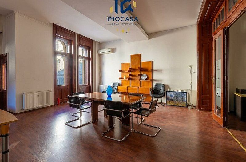 De inchiriat etaj-ul 1 din Palatul Bohus Arad cu o suprafata generoasa - Poză 5