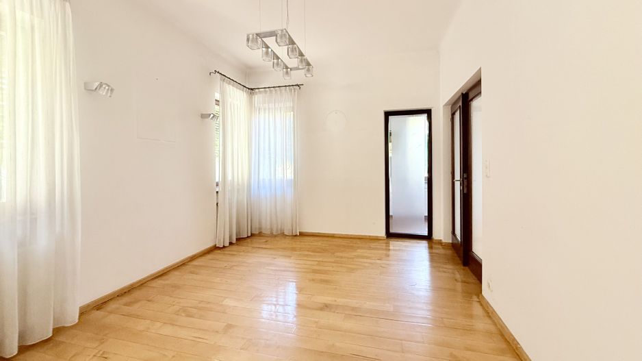 Vilă superbă | Cotroceni | 8 camere terasă și grădină - Poză 7