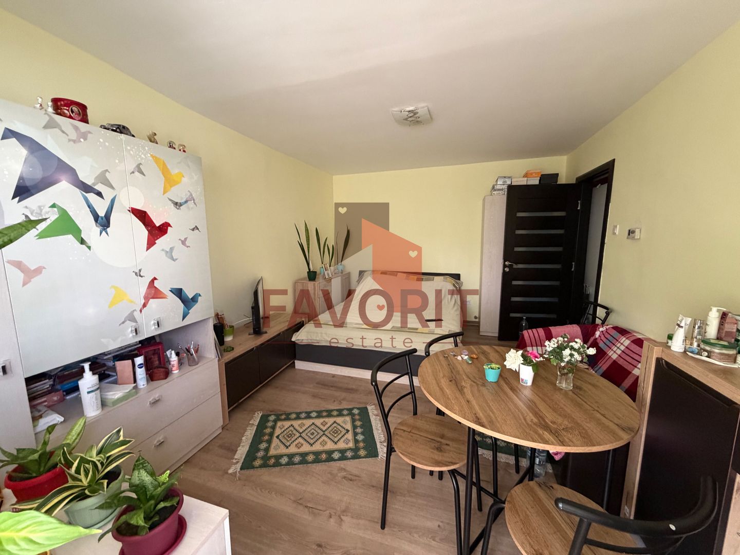 Decomandat. Cu centrala proprie. Etaj intermediar - Poză 2