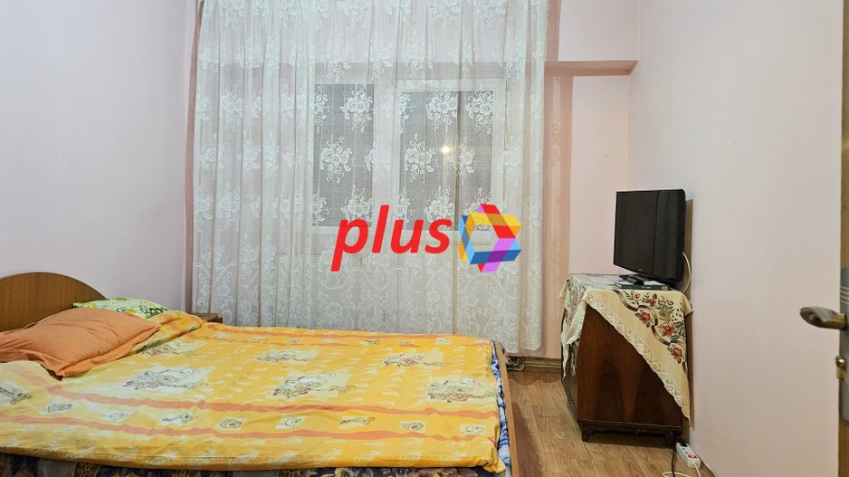 Apartament cu trei camere, zona Racadau 76 mp - Poză 8