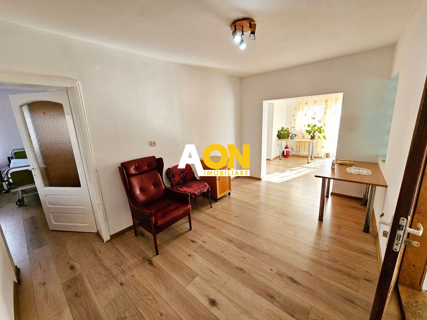 Casa 10 camere, 878 mp teren, toate utilitatile, Barabant - Poză 14