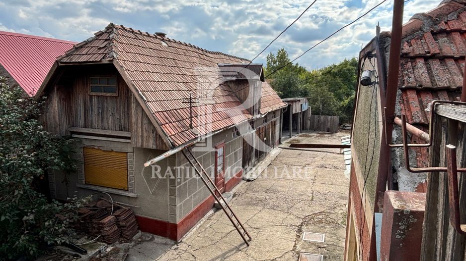 Casă cu etaj în Salonta | 996 mp | Grădină & livadă - Poză 6