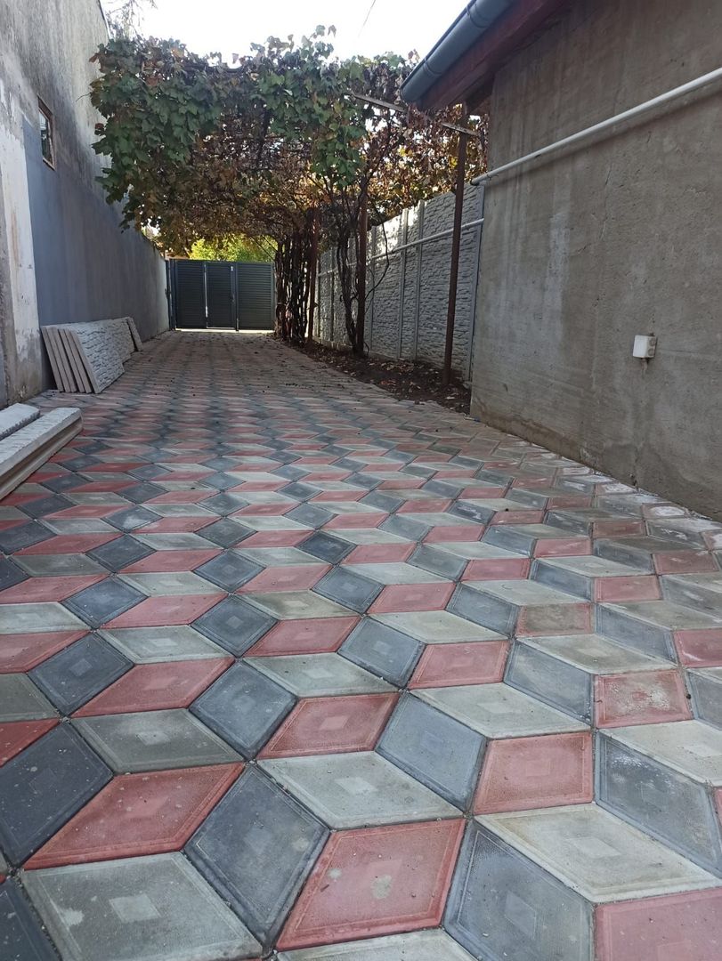 Casa 5 camere, 250 mp teren liber, adiacent șoseaua Leordeni - Poză 1