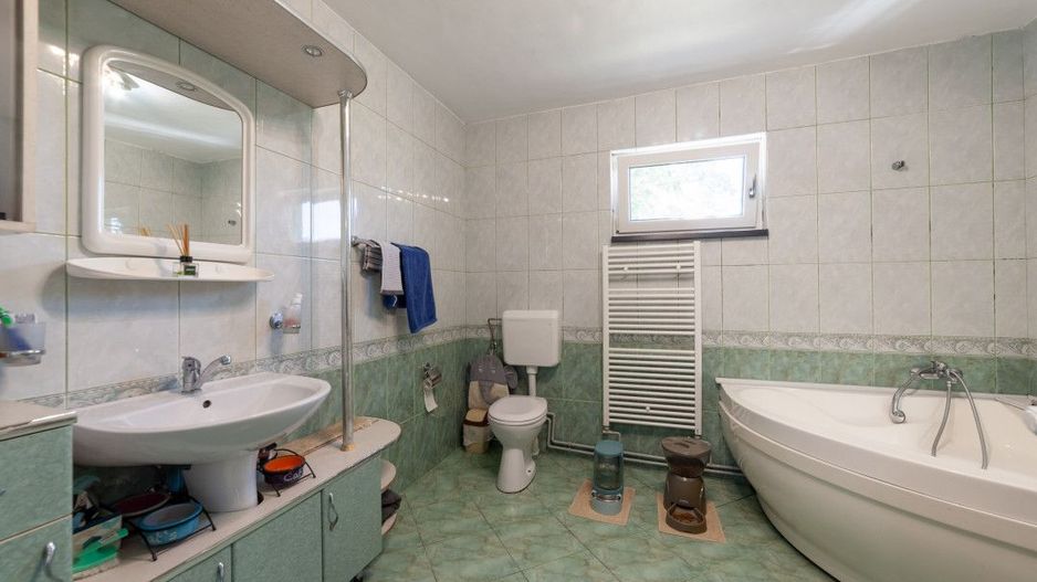 Casa visurilor cu livada roditoare si gradina amenajata - Poză 15