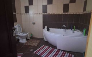 Casă cu 2 niveluri, compusă din 2 apartamente distincte, Tomesti - Poză 5