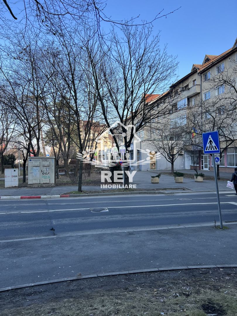 Apartament 4 camere decomandate 4 balcoane etaj 1 Str. Bâlea/Sibiu - Poză 1