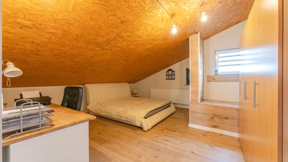 Casa mobilata utilata modern cartier Izvor Tarlungeni Brasov - Poză 14