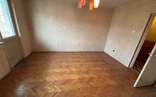 Apartament cu 3 camere (Reghin) - Poză 9