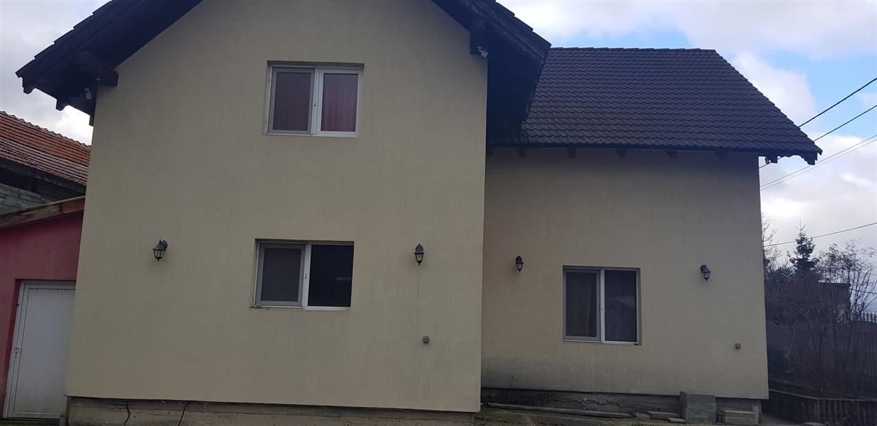 Proprietate pe 2 niveluri, curte individuala si garaj, cartier linistit, Rasnov. - Poză 21