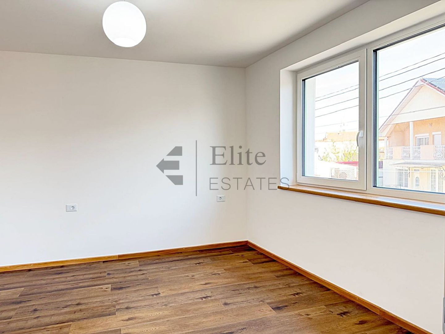 Casa noua singura in curte, ultracentral in Oradea - Poză 11