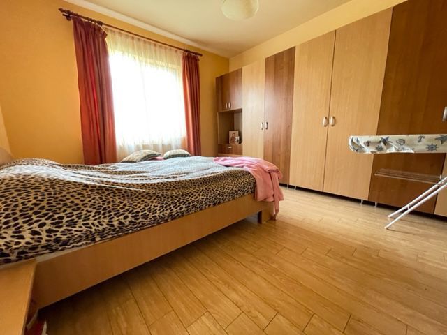 Pretabila pentru doua familii - Poză 14