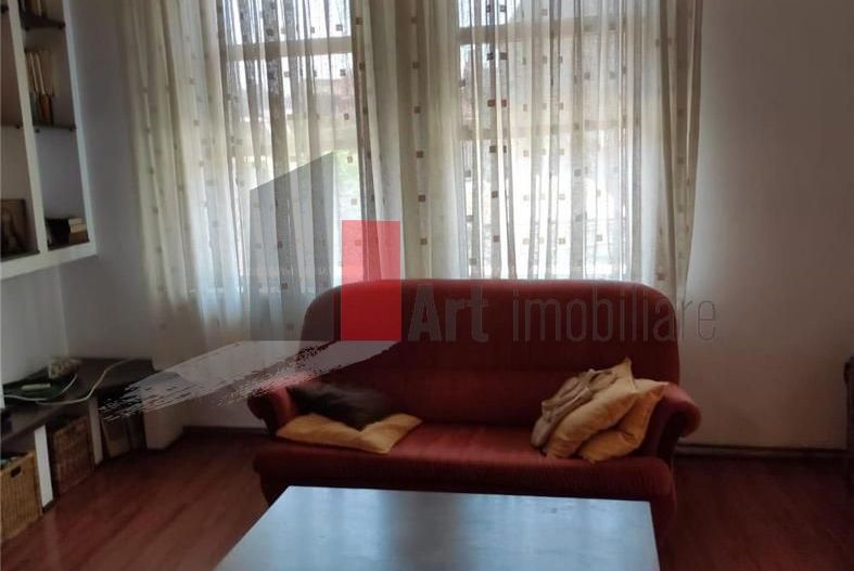 Apartament in vila la etajul 1 intre Romana si P-ta Victoriei - Poză 4