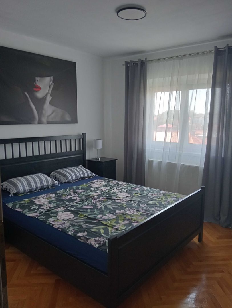 Apartament 3 camere decomandat, zona Scoala de inot - Poză 2