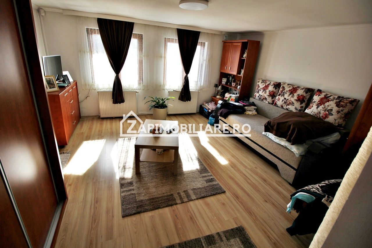Casa 6 camere, 150mp.utili,527mp teren, zona semicentral - Poză 4