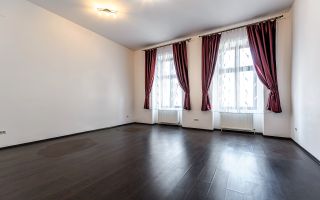De închiriat: Spațiu ultracentral, renovat - Poză 1