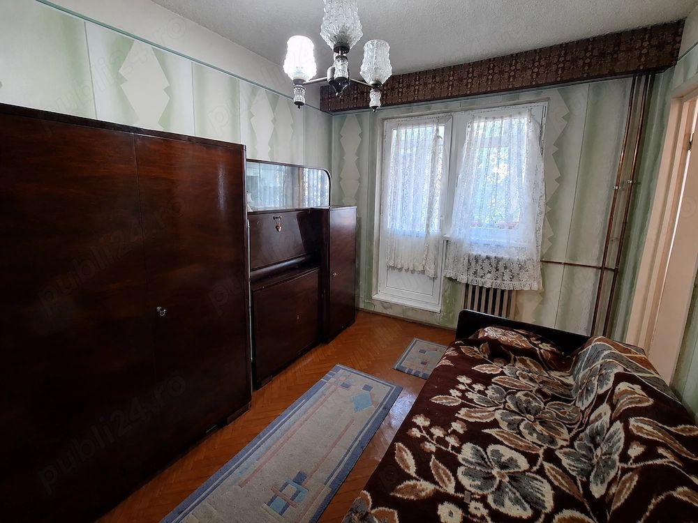 Apartament 3 camere, Zona Dacia   luminos, liniștit, cu vedere spre spațiu verde - Poză 4