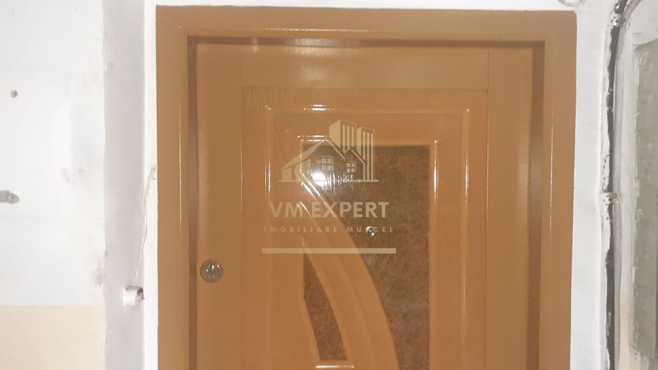 APARTAMENT 3 CAMERE, ETAJ 3, ZONA VISOI CAMPULUNG - Poză 11