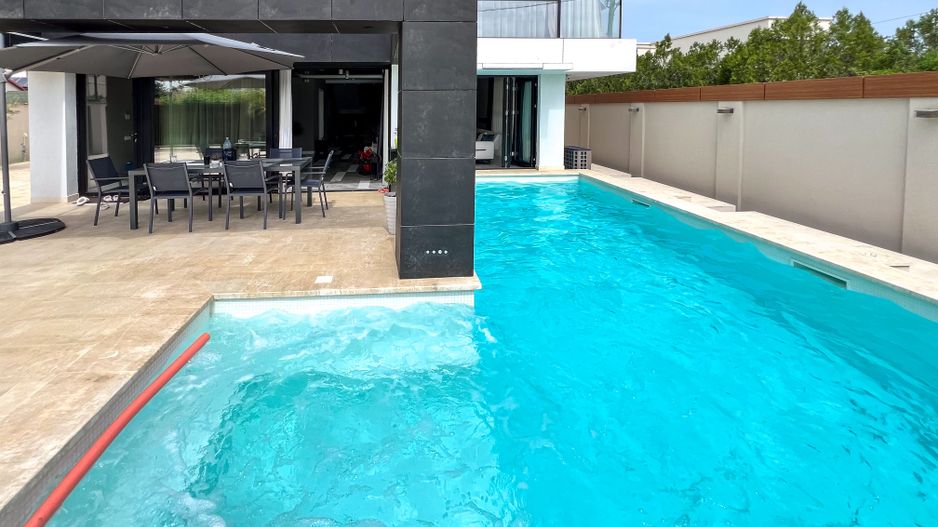 Ready to move  |  Vila premium cu piscina și jacuzzi încălzite - Poză 46