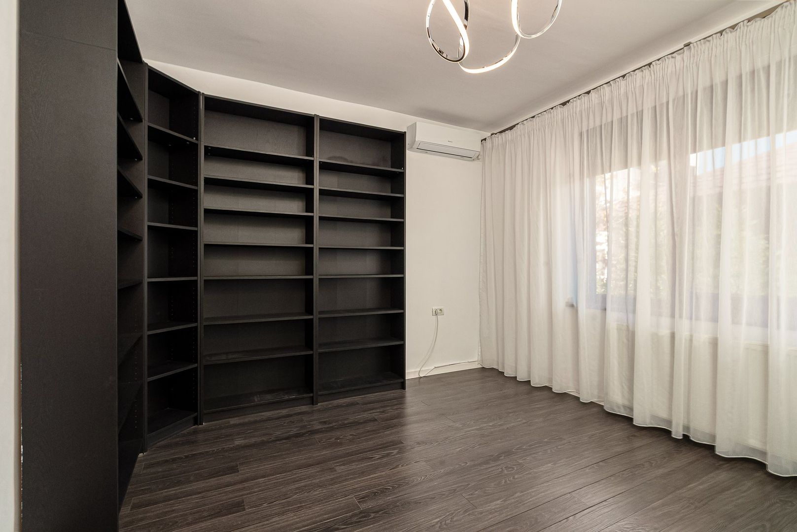 Casă ideală pentru familie–4 camere, curte amenajată, complex privat-securizat - Poză 24
