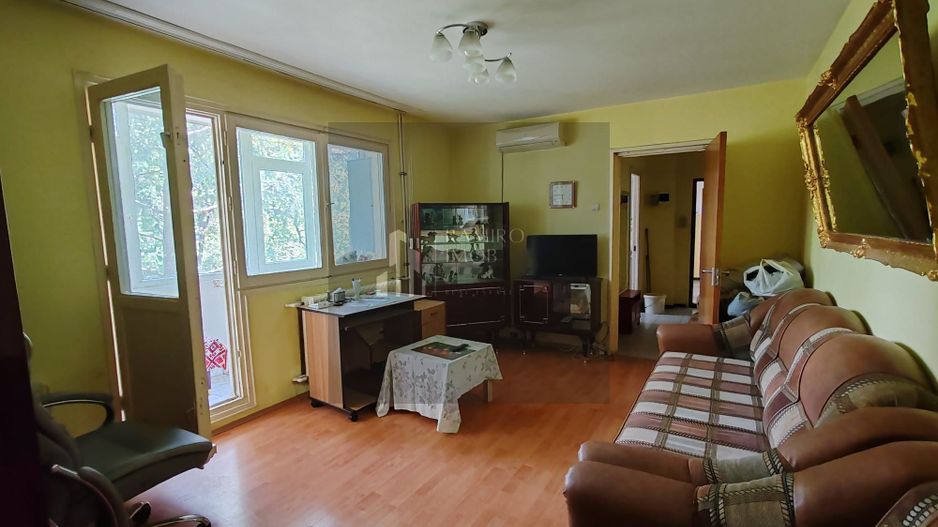Apartament 3 camere, bloc 4 etaje, Berceni/str Dorohoi, curat - Poză 1