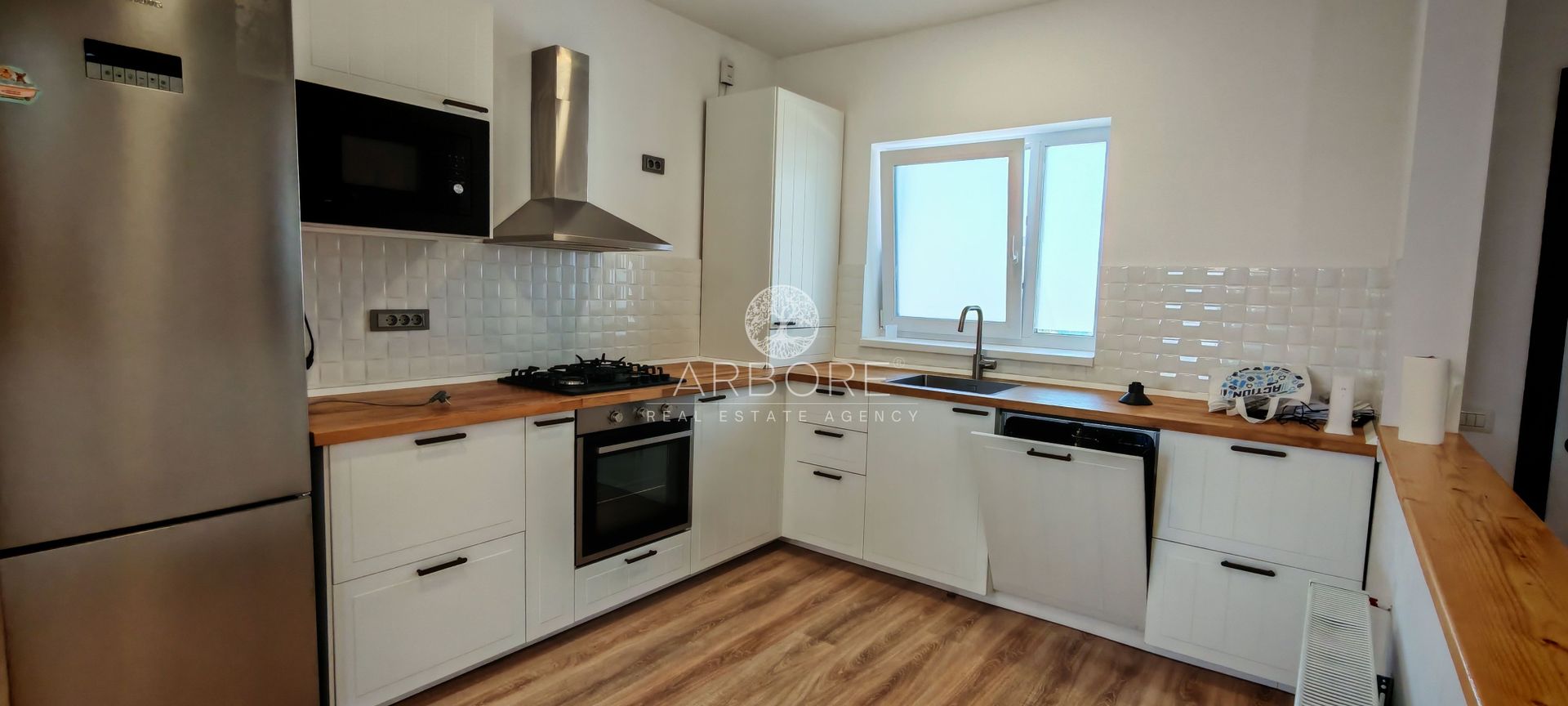 Vila 4 camere - 3 bai | Ideal pentru familie zona Otopeni pet friendly - Poză 1