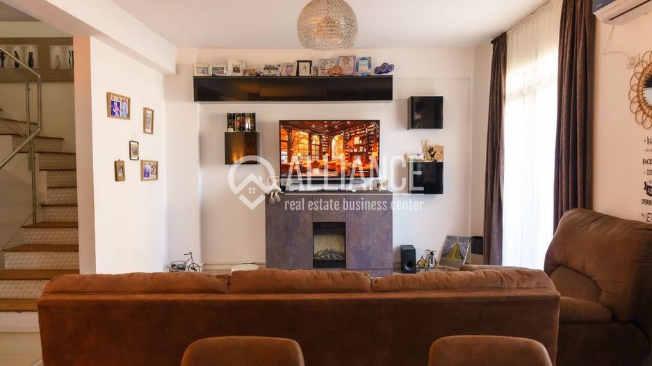 PALAZU MARE -  Vila Duplex cu 4 Camere, Panorama Superba si Curte Amenajata - Poză 2