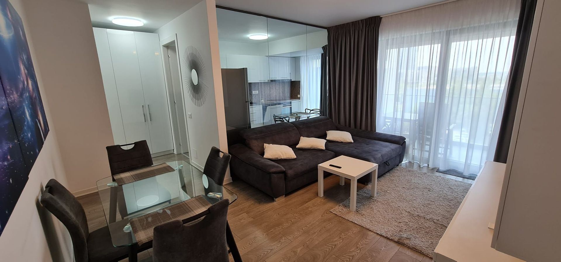 3 Camere Inchiriere Cloud 9 Residence - Poză 2