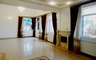 Casă de lux nemobilată cu facilități moderne și grădină extinsă - Poză 2