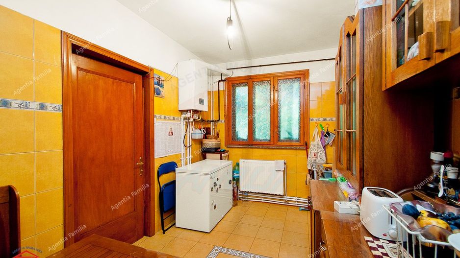 Vila cocheta, situata in centrul istoric al orasului - Poză 6