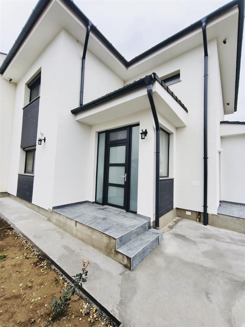 Casa de vanzare  P+E Oradea cartier Grigorescu - Poză 3