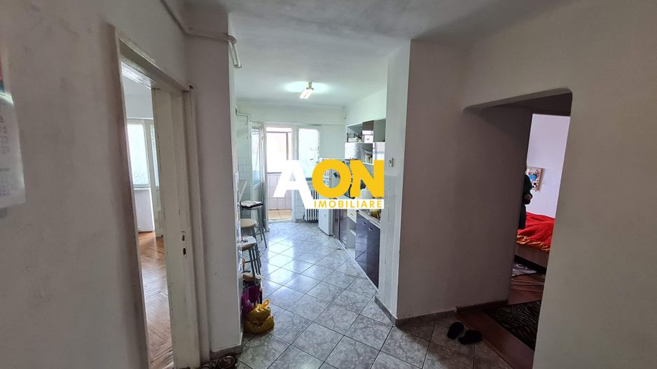 Apartament 4 Camere, 77 mp, Decomandat, Zona Cetate - Poză 2
