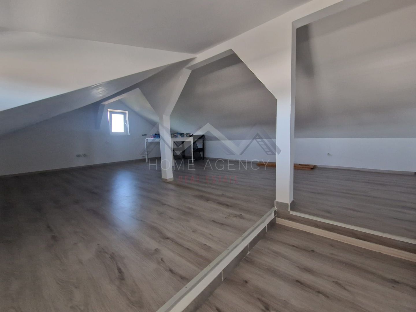 Casă P+1+pod mansardat nemobilată Otopeni - Tunari - Poză 10