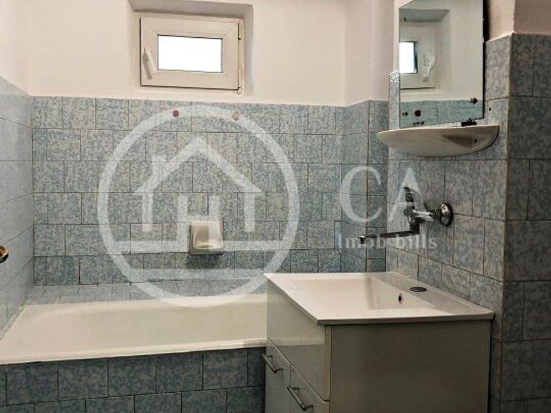 Apartament cu 3 camere de vanzare in zona Centrala, Oradea - Poză 8