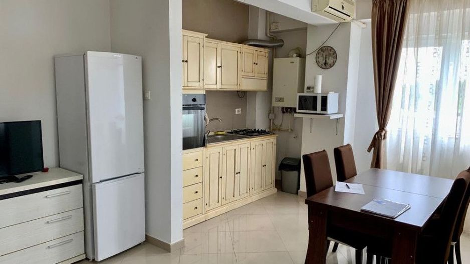 Vanzare Apartament 3 Camere Prundu - Poză 4