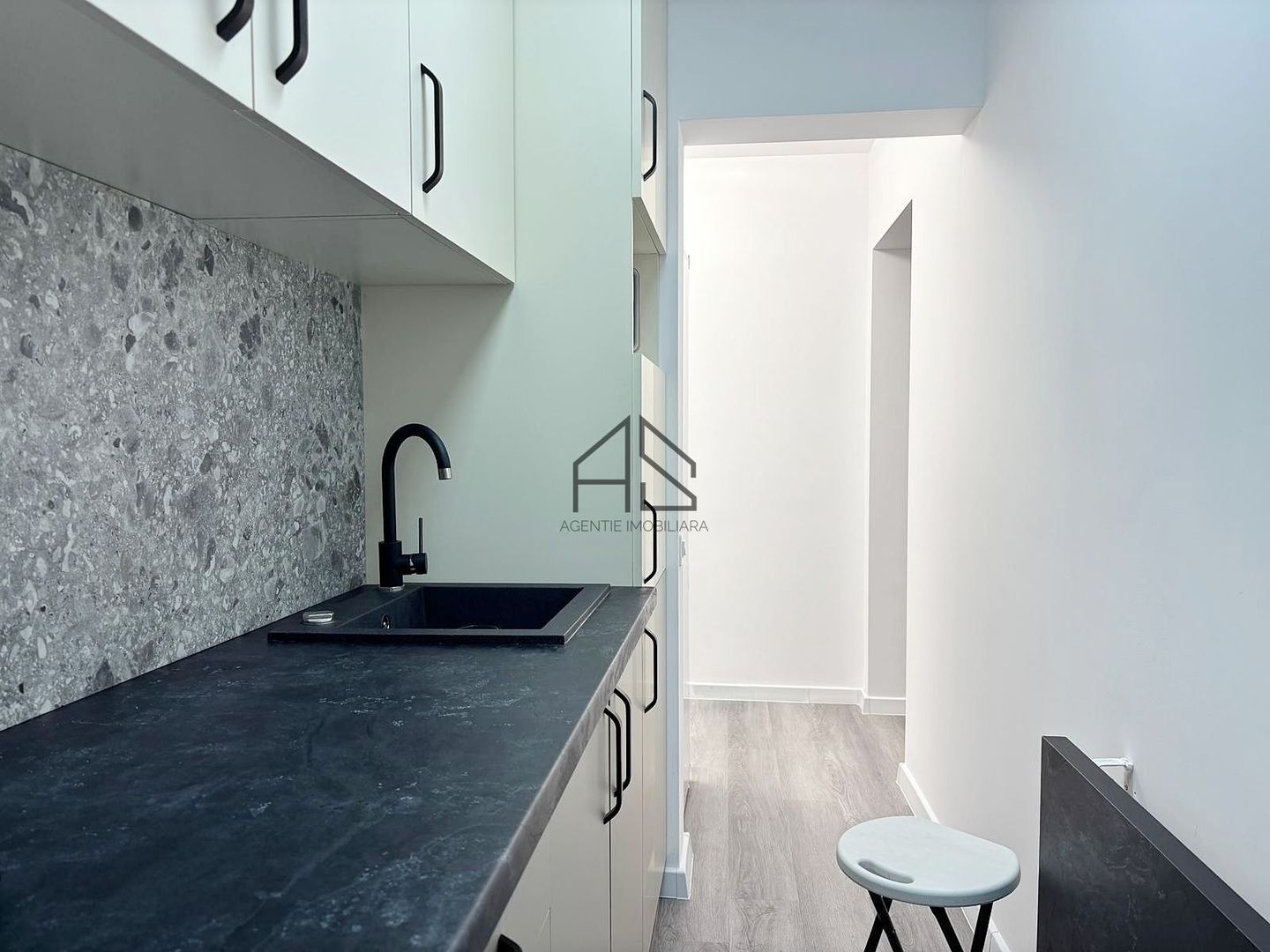 De închiriat | Apartament renovat | 2 camere | Aleea Salca, Nufărul - Poză 1