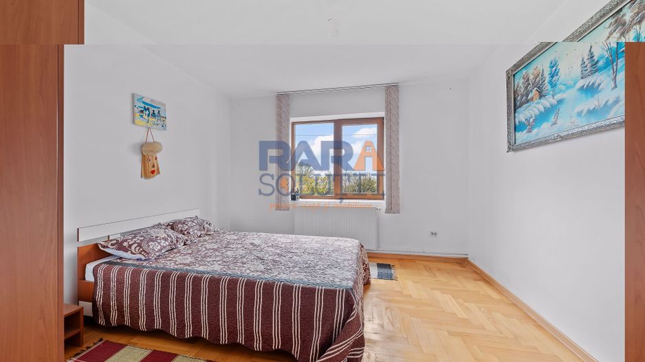 Vilă cu 6 dormitoare, 2 garaje, anexe multiple - 2076 mp teren - Poză 13